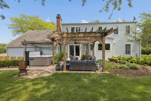 102 Azalea Road, Frankfort, IL 60423