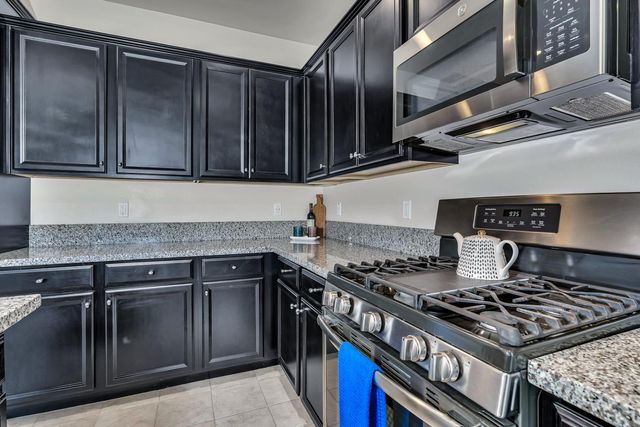 860 Fritz Dr, Los Banos, CA 93635