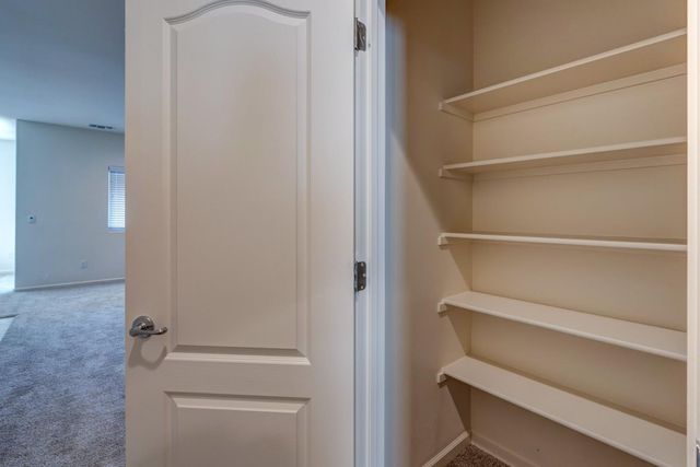 860 Fritz Dr, Los Banos, CA 93635