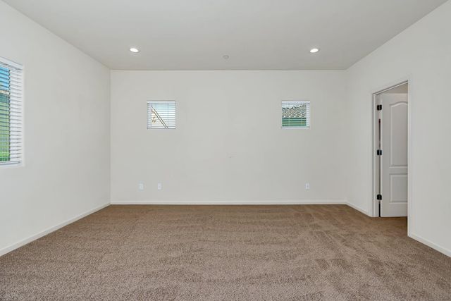 860 Fritz Dr, Los Banos, CA 93635