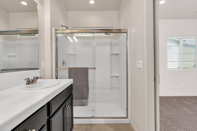 860 Fritz Dr, Los Banos, CA 93635