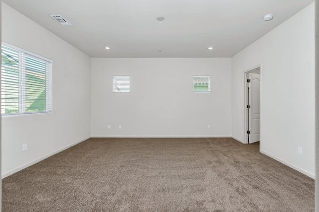 860 Fritz Dr, Los Banos, CA 93635