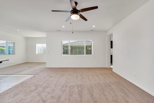 860 Fritz Dr, Los Banos, CA 93635