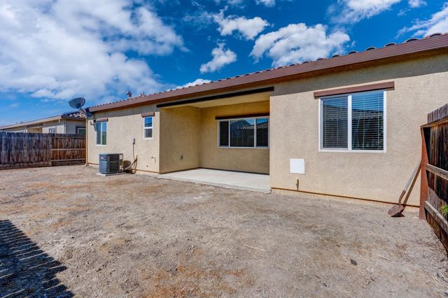 860 Fritz Dr, Los Banos, CA 93635
