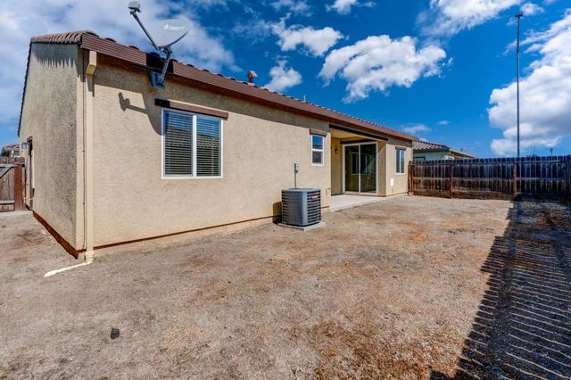 860 Fritz Dr, Los Banos, CA 93635
