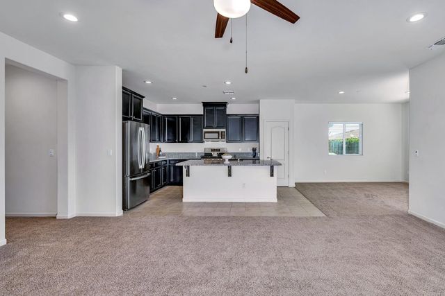 860 Fritz Dr, Los Banos, CA 93635