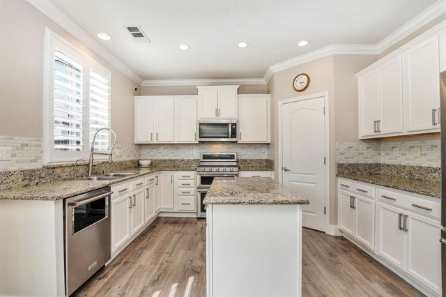 6060 Tazetta Dr, Oakley, CA 94561