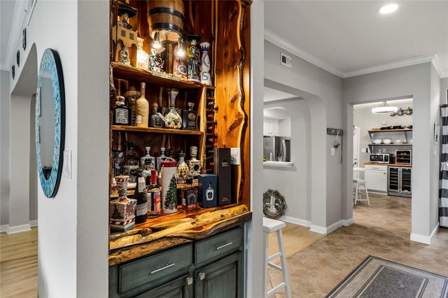 488 Mariners Drive, Kemah, TX 77565