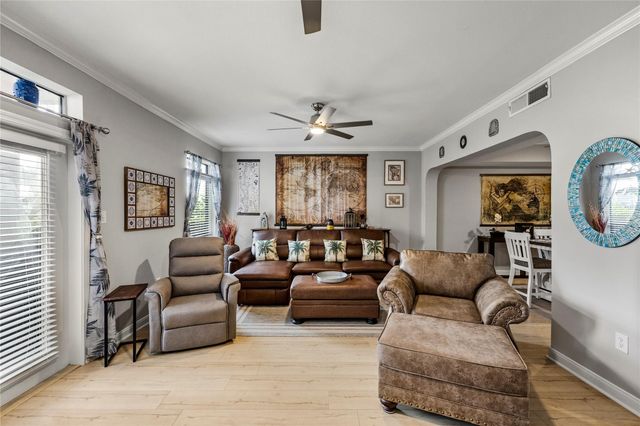 488 Mariners Drive, Kemah, TX 77565