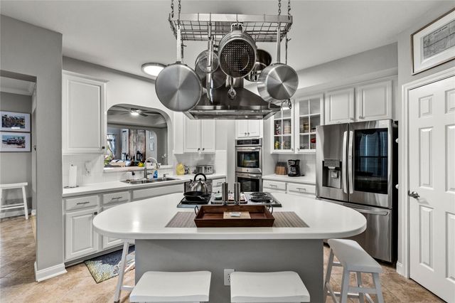488 Mariners Drive, Kemah, TX 77565