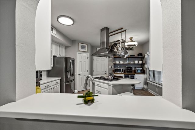 488 Mariners Drive, Kemah, TX 77565