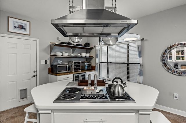 488 Mariners Drive, Kemah, TX 77565