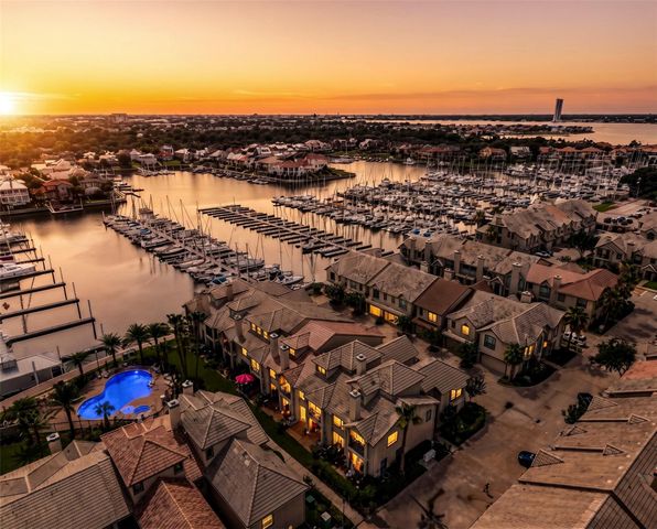488 Mariners Drive, Kemah, TX 77565