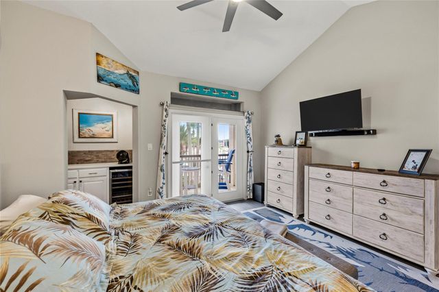 488 Mariners Drive, Kemah, TX 77565