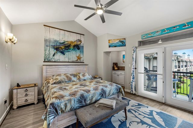 488 Mariners Drive, Kemah, TX 77565