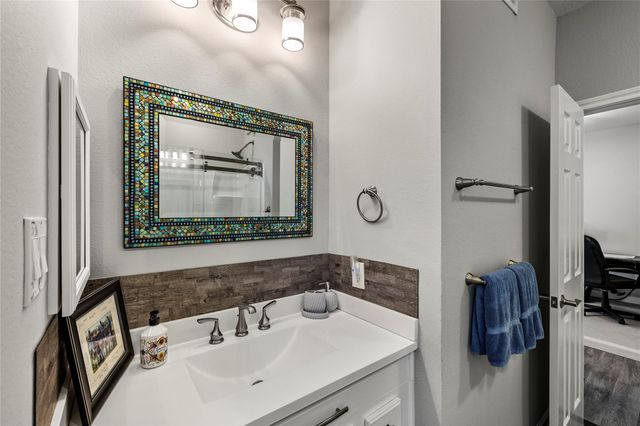 488 Mariners Drive, Kemah, TX 77565