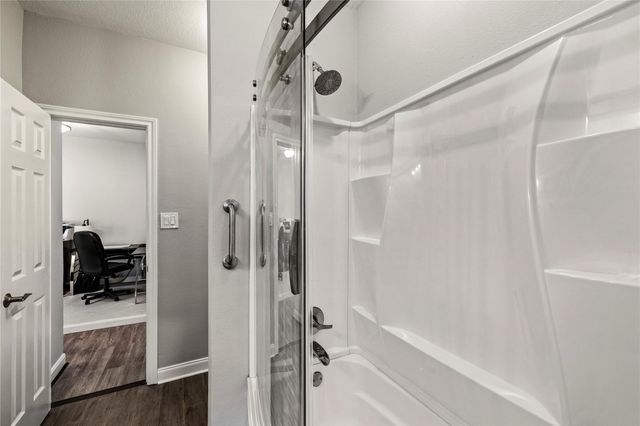 488 Mariners Drive, Kemah, TX 77565