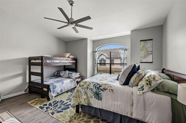 488 Mariners Drive, Kemah, TX 77565