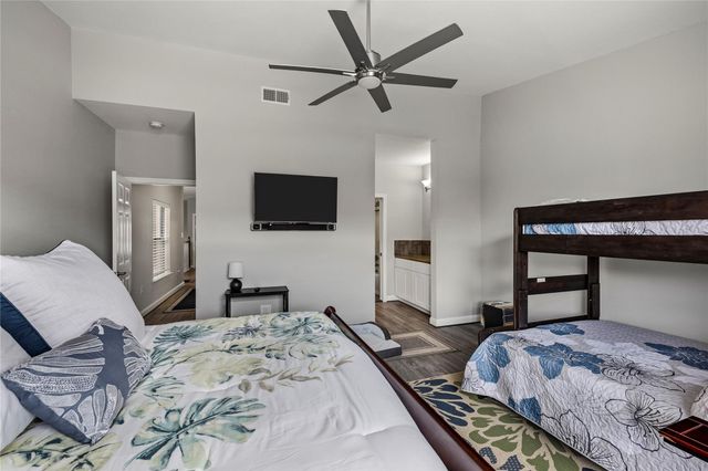 488 Mariners Drive, Kemah, TX 77565