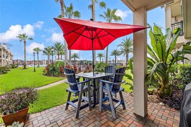 488 Mariners Drive, Kemah, TX 77565