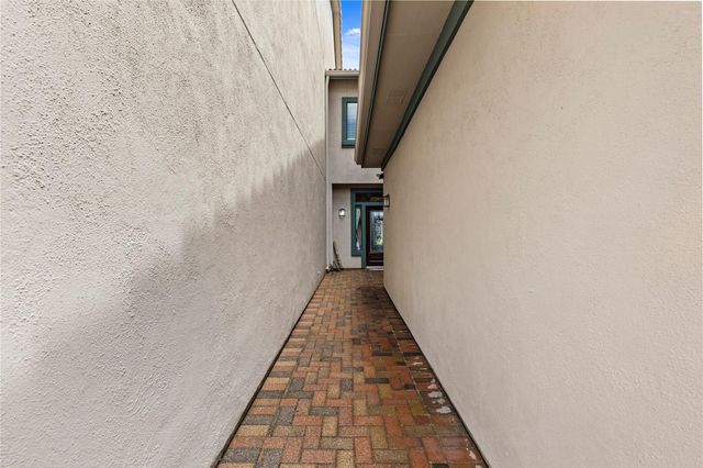 488 Mariners Drive, Kemah, TX 77565
