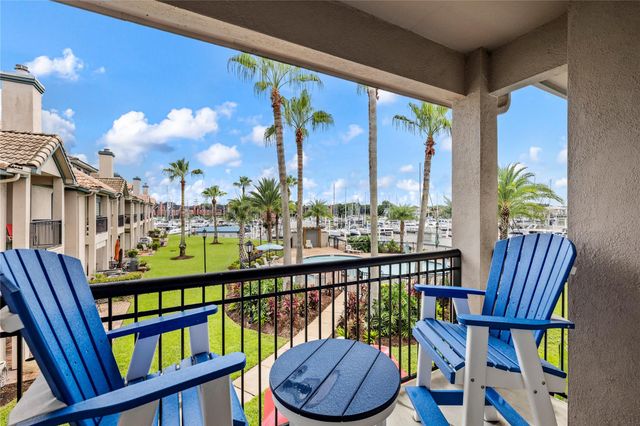 488 Mariners Drive, Kemah, TX 77565