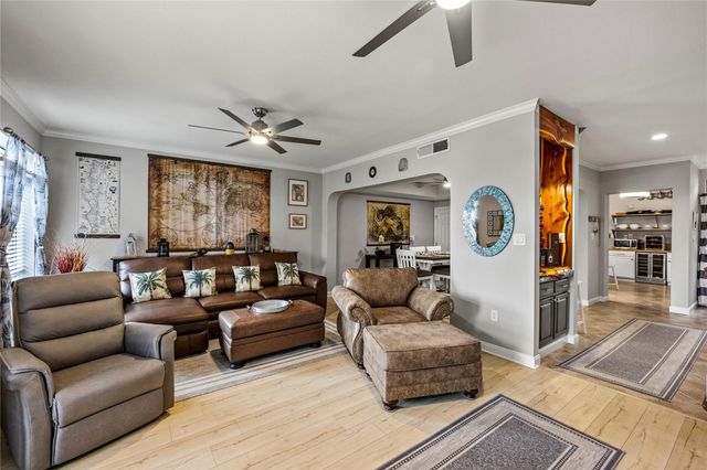 488 Mariners Drive, Kemah, TX 77565