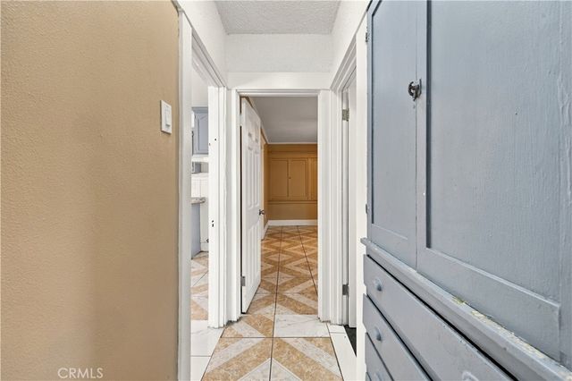 1836 E 71st, Los Angeles, CA 90001