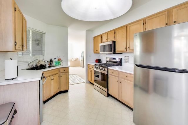 1160 Bristol Lane, Buffalo Grove, IL 60089