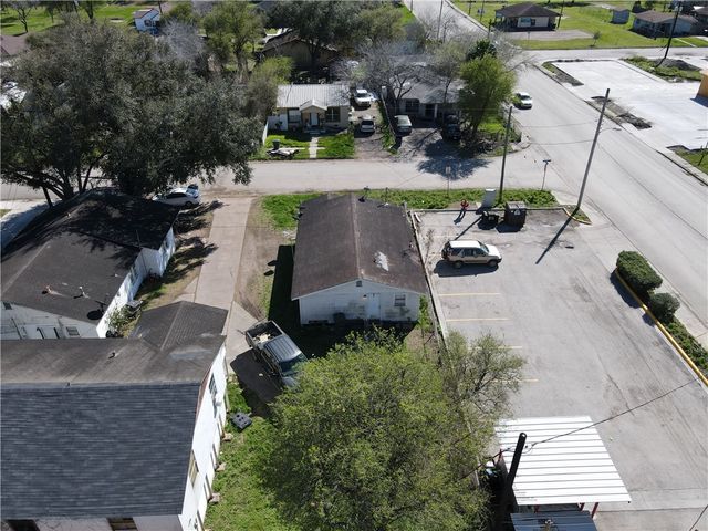 405 & 409 Chaparral St, Alice, TX 78332
