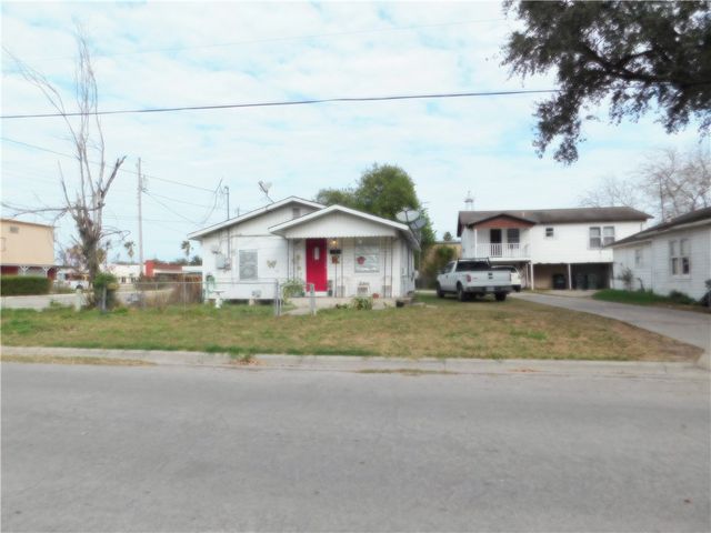 405 & 409 Chaparral St, Alice, TX 78332