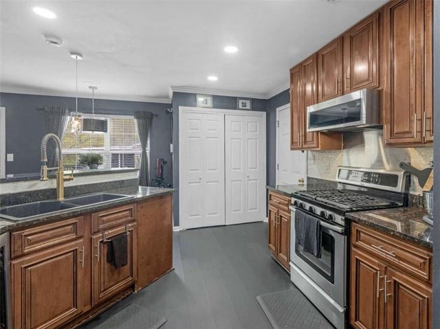 2732 River Tree Drive, Decatur, GA 30034