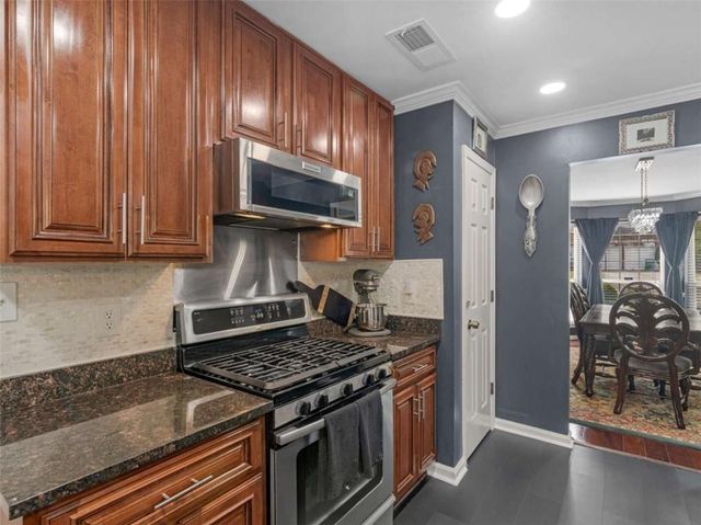 2732 River Tree Drive, Decatur, GA 30034