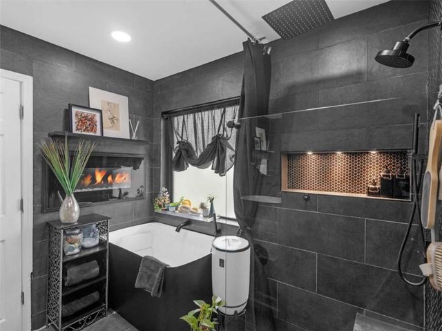 2732 River Tree Drive, Decatur, GA 30034