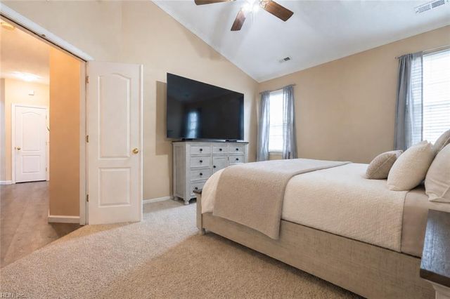 518 Whisper WALK, Chesapeake, VA 23322