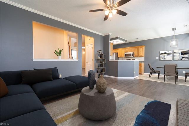 518 Whisper WALK, Chesapeake, VA 23322