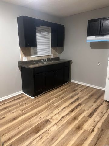 1107 S Cypress Street, Pine Bluff, AR 71603