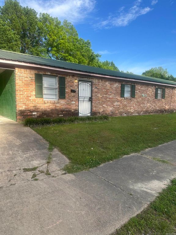 1107 S Cypress Street, Pine Bluff, AR 71603