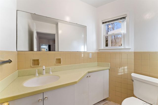 285 Old Colony Road, Hartsdale, NY 10530