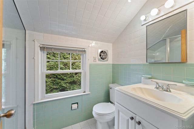 285 Old Colony Road, Hartsdale, NY 10530