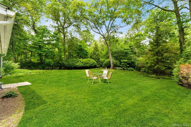 285 Old Colony Road, Hartsdale, NY 10530