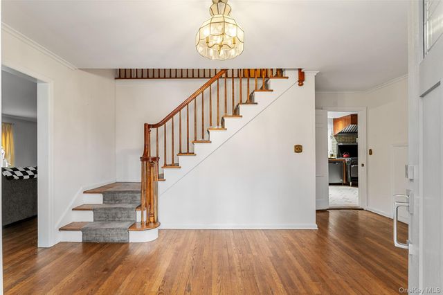 285 Old Colony Road, Hartsdale, NY 10530