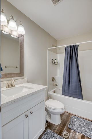 300 Octopus Avenue NE, Ocean Shores, WA 98569