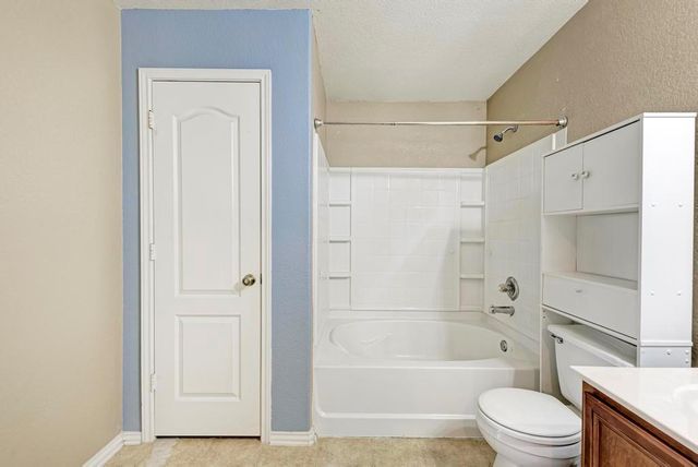 530 Sheep Trail DR, Kyle, TX 78640