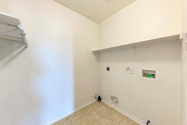 530 Sheep Trail DR, Kyle, TX 78640