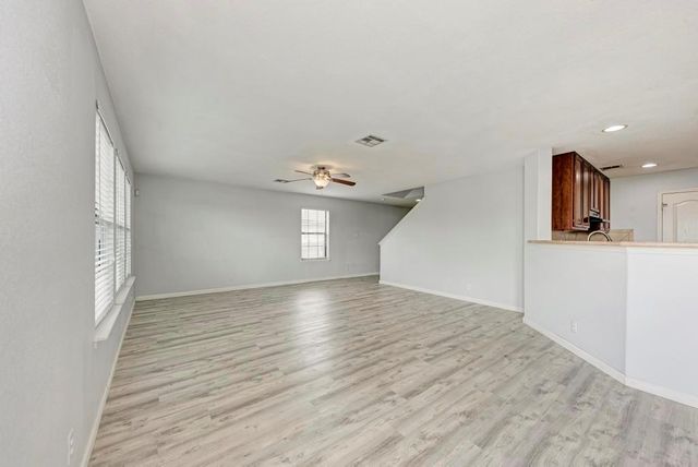 530 Sheep Trail DR, Kyle, TX 78640