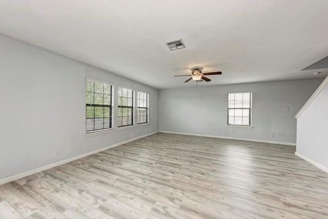 530 Sheep Trail DR, Kyle, TX 78640