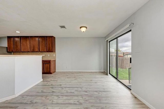 530 Sheep Trail DR, Kyle, TX 78640