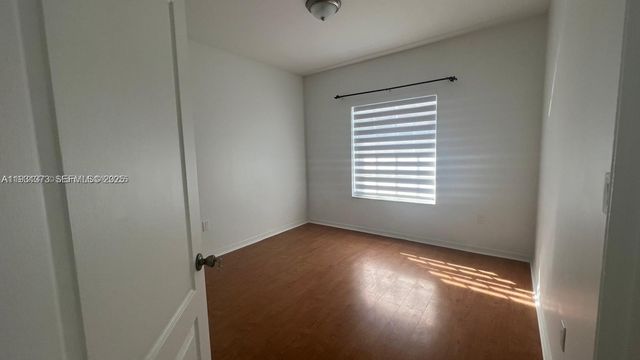 15804 SW 99th Ter, Miami, FL 33196