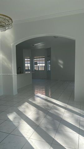15804 SW 99th Ter, Miami, FL 33196